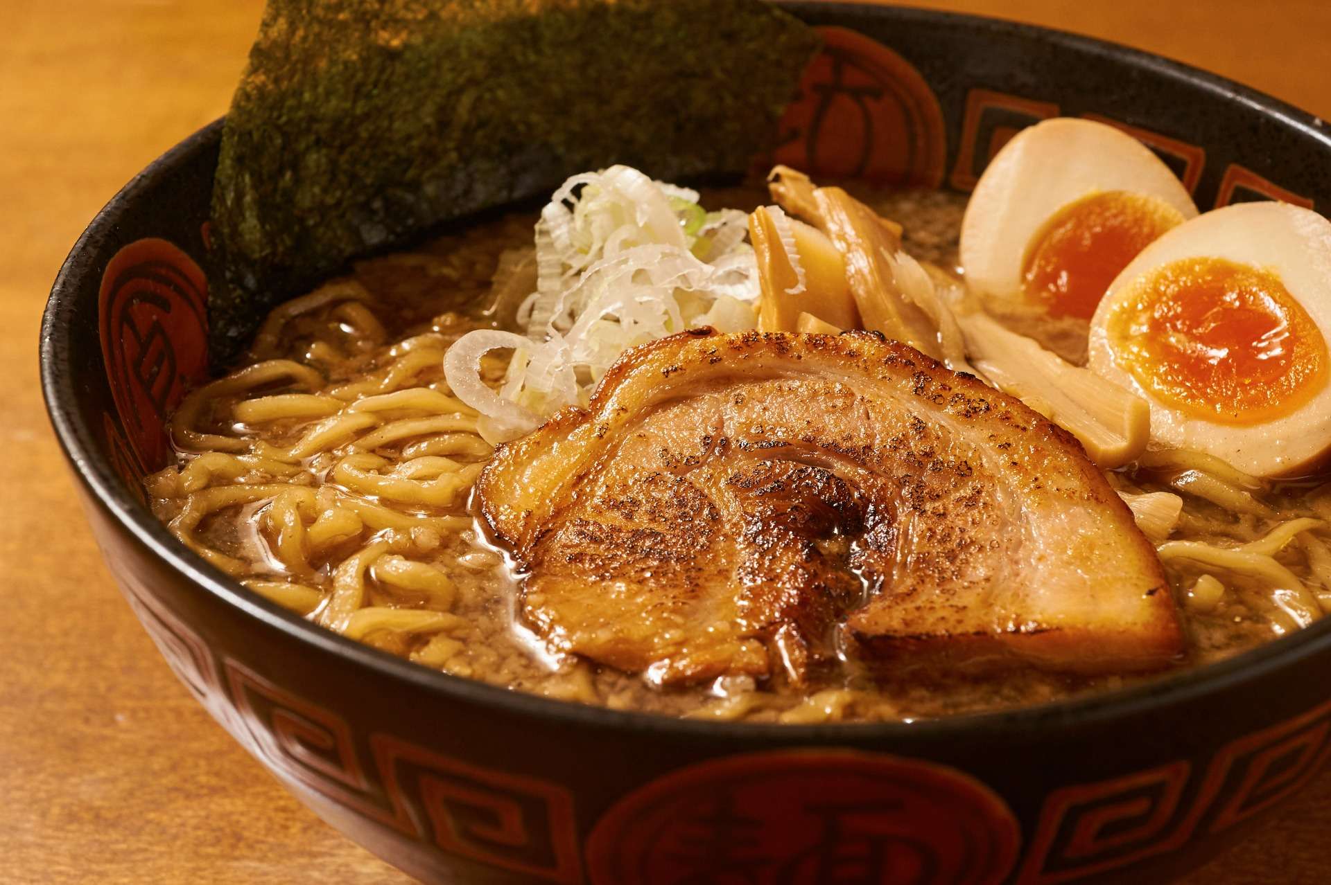 濃厚醤油らぅ麺